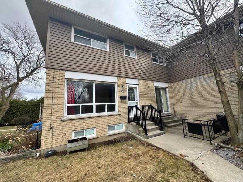 #10-914 Mohawk Rd E. Hamilton